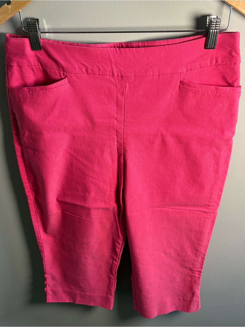 Chico's Hot Pink Capri Pants